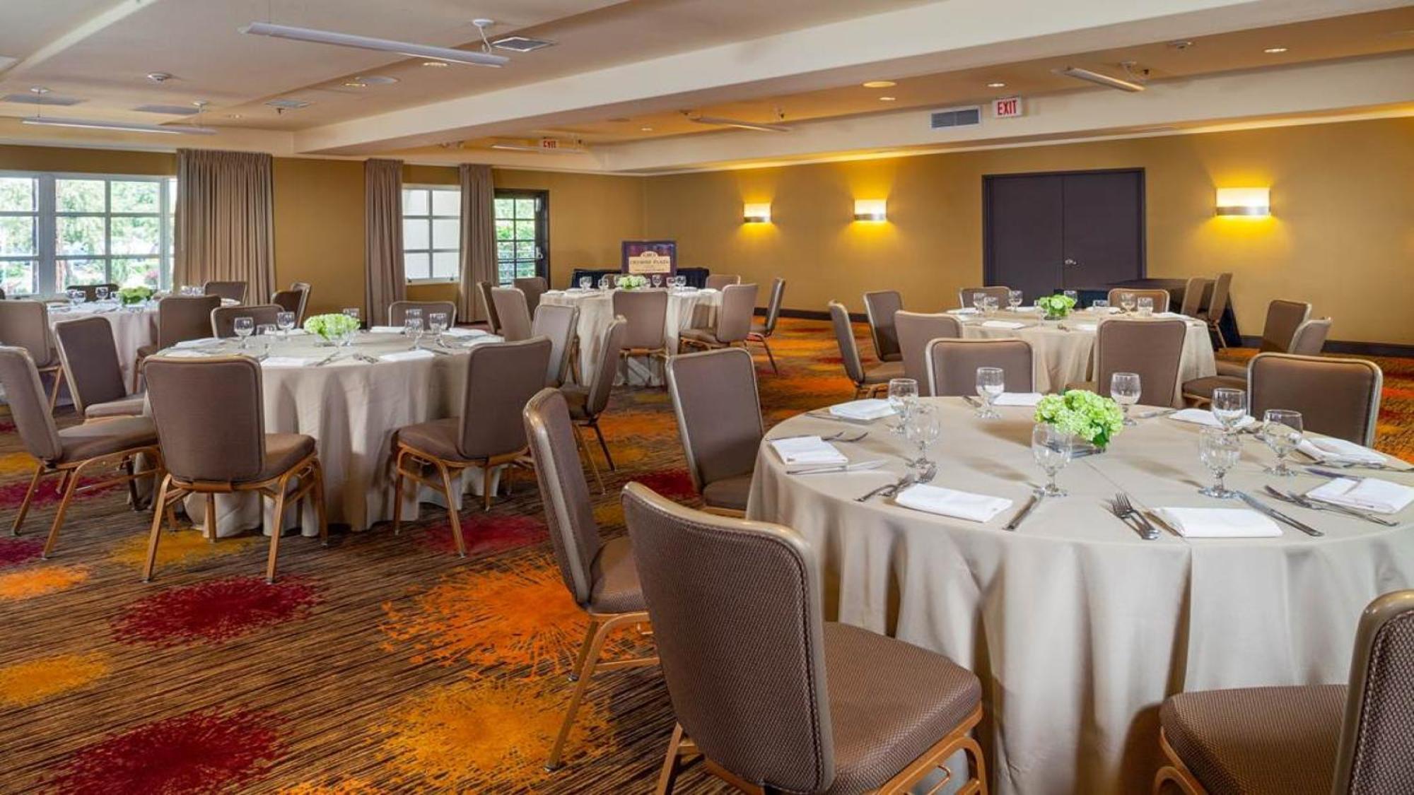 Concord Plaza Hotel Dış mekan fotoğraf